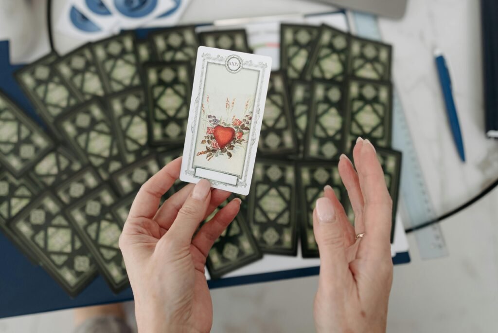 Love tarot spread for soulmate and compatibility reading