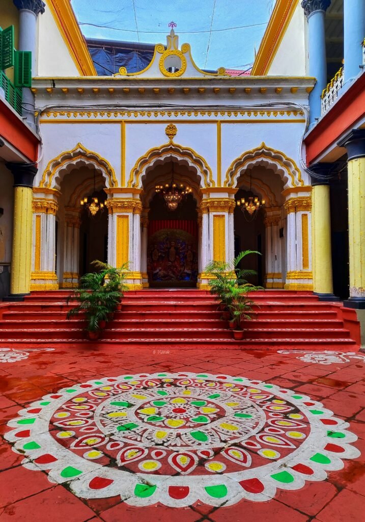 Clean and welcoming main entrance according to Vastu Shastra.